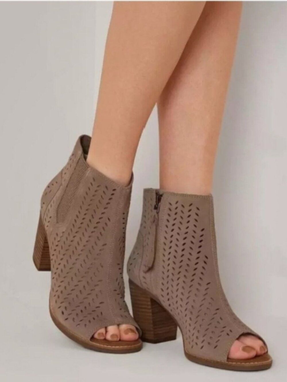 Toms Shoes taupe peep toe ankle booties, size 6